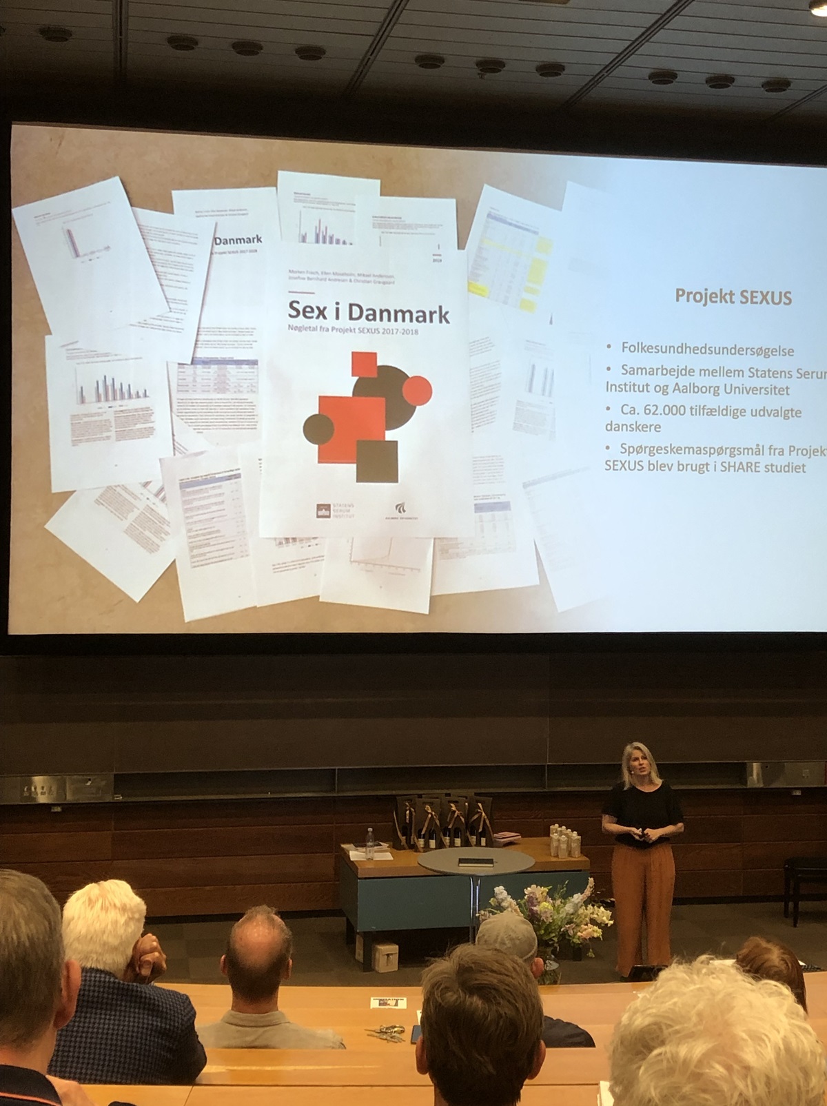 Ditte Scofield fortæller om sine projekter ved en orienteringsaften på Rigshospitalet arrangeret af Hiv-Danmark